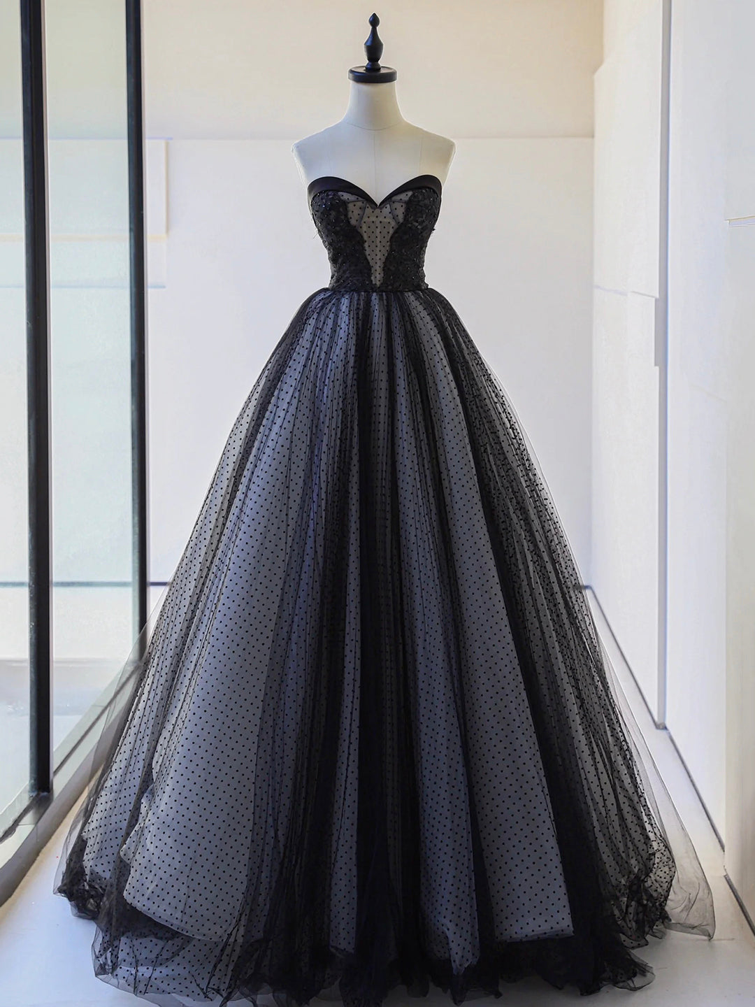 Black Strapless Tulle Lace Long Prom Dress, Black A-Line Sweetheart Ne Loveydress Black Strapless Tulle Lace Long Prom Dress, Black A-Line Sweetheart Ne Loveydress