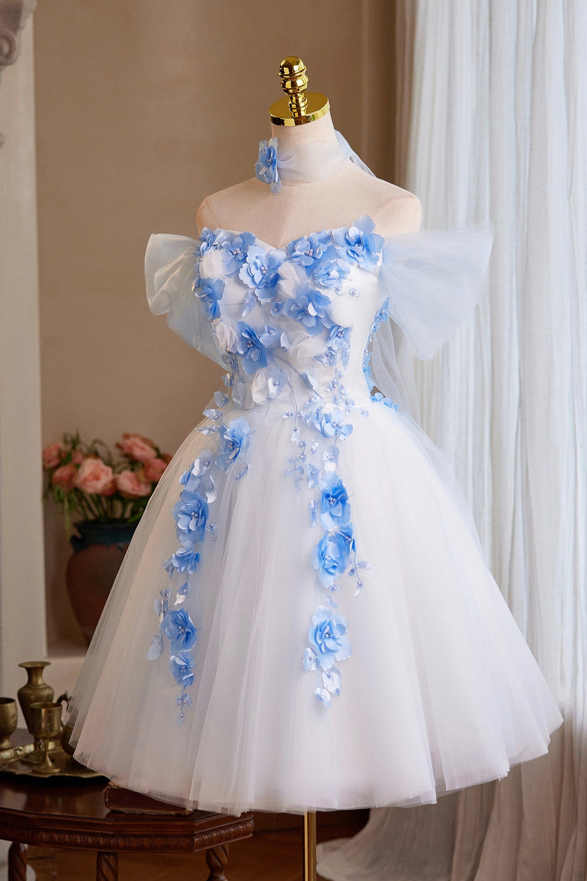 white dress with blue flowers short Tulle and Party Dress, Off the Shoulder A-Line Homecoming US 8 / White Size:39.5 (US 9) beautifully complementing the structured size-waist-31-inseam-32-34 Buy Friends Like These